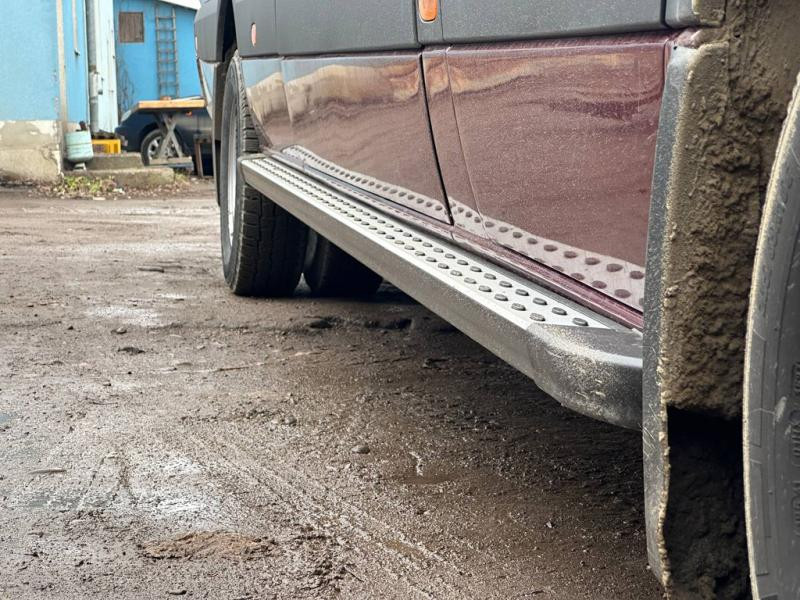 Купить Боковые пороги DOT-Line (2 шт., алюм.) длинная база для Volkswagen Crafter 2006-2016 гг