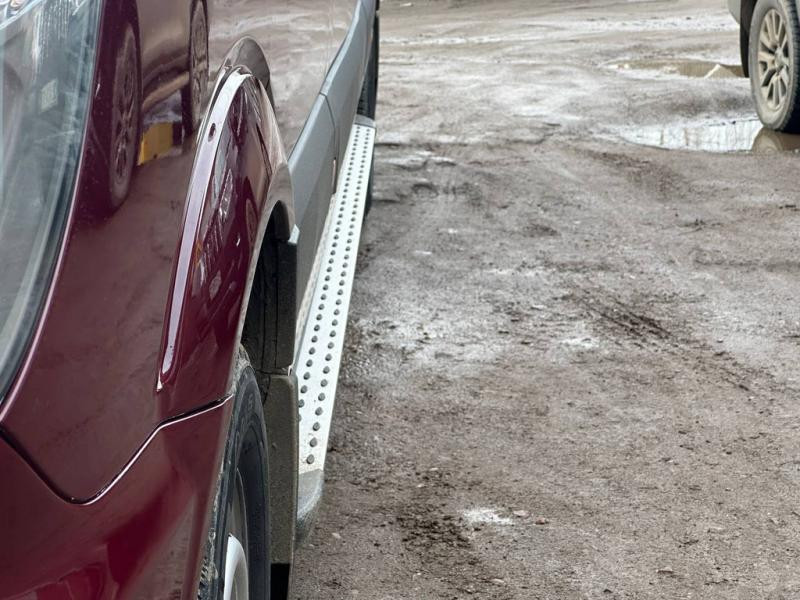 Купить Боковые пороги DOT-Line (2 шт., алюм.) Средняя база для Volkswagen Crafter 2006-2016 гг