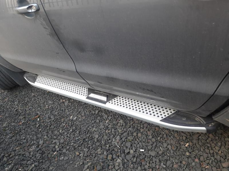 Купити Бокові пороги Mevsim Grey (2 шт., Алюміній) для Volkswagen Amarok 2010-2022 рр