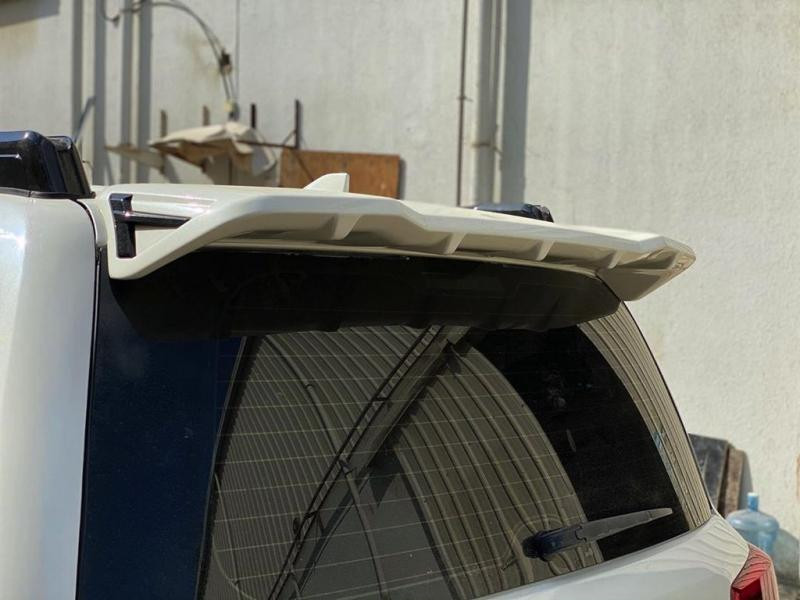 Купить Спойлер Ewan (2016-2025) Черный цвет для Toyota Land Cruiser 200