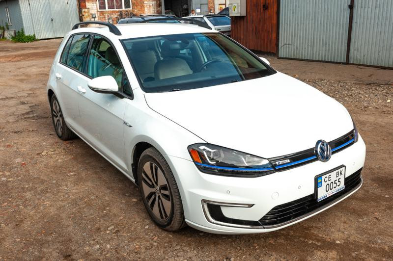 Купити Рейлінги OmsaLine Solid (2 шт, чорні) для Volkswagen Golf 7/E-Golf