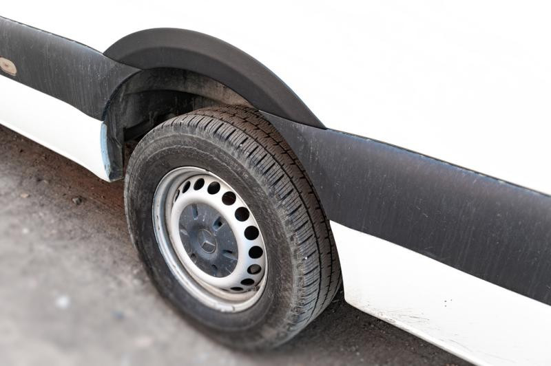 Купити Накладки на арки (4 шт, чорні) для Mercedes Sprinter W907/W910 2018- рр