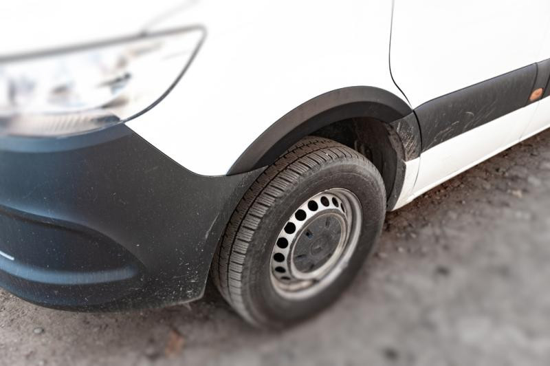 Купити Накладки на арки (4 шт, чорні) для Mercedes Sprinter W907/W910 2018- рр