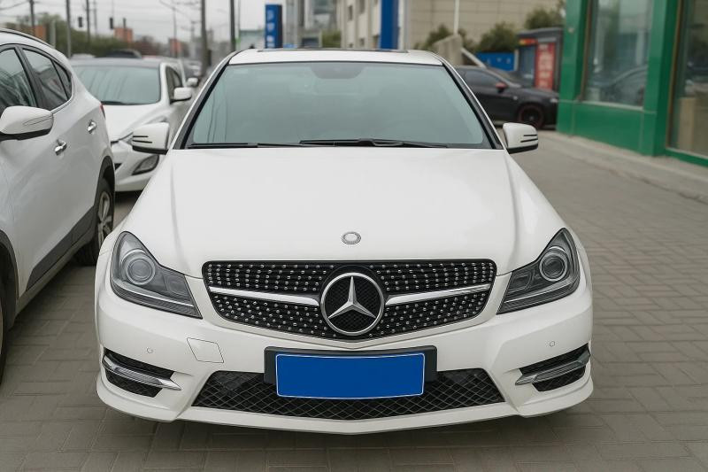 Купити Передня решітка Diamond Silver для Mercedes C-class W204 2007-2015рр