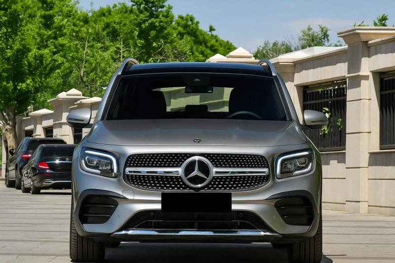 Купити Передня решітка Diamond Silver З місцем під камеру для Mercedes GLB X247 2019- рр