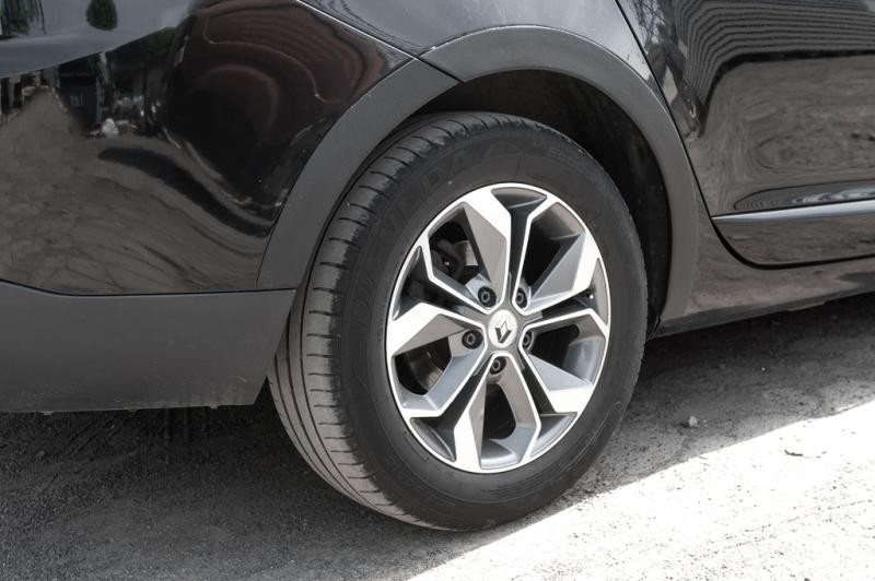 Купити Накладки на арки (8 шт, чорні) SW, ABS - пластик для Renault Megane III 2009-2016 рр