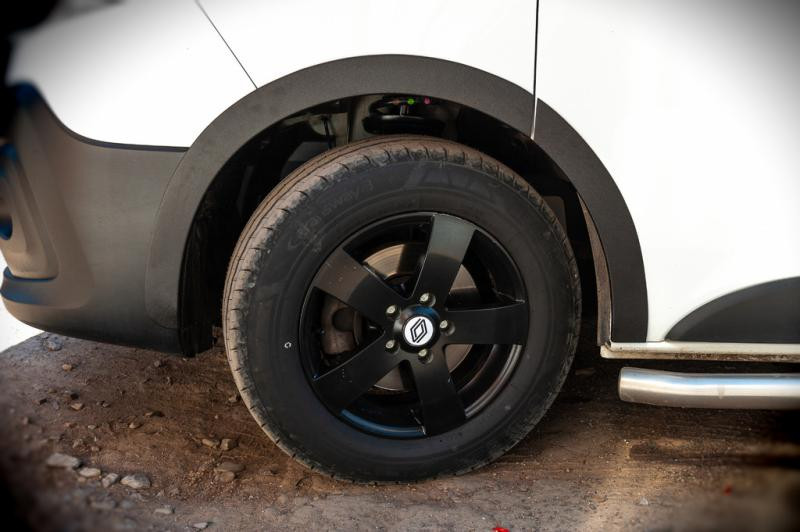 Купить Накладки на арки (6 шт, черные, ABS) для Nissan NV300/Primastar 2016-гг