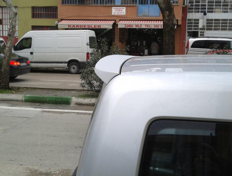 Купити Спойлер Anatomik V2 (під фарбування) для Volkswagen Caddy 2004-2010 рр