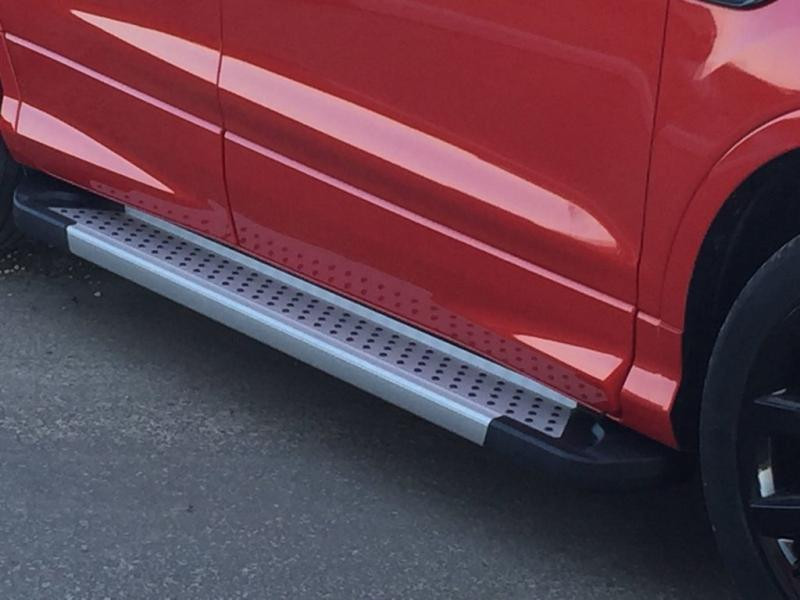 Купить Боковые пороги Allmond Grey (2 шт, алюм.) С черной листвой на дверях для Ford Kuga/Escape 2013-2019 гг