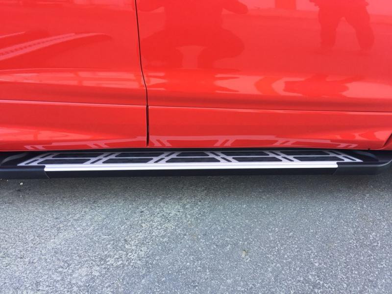 Купить Боковые пороги Sunrise (2 шт., алюминий) С черной листвой на дверях для Ford Kuga/Escape 2013-2019 гг