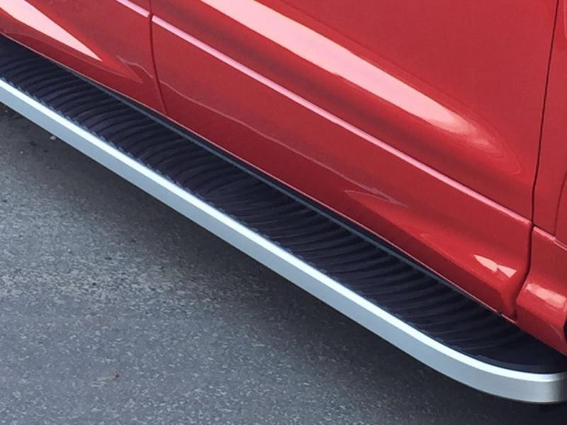 Купити Бокові пороги Tayga Grey (2 шт., Алюміній) З пофарбованим листям на дверях для Ford Kuga/Escape 2013-2019 рр