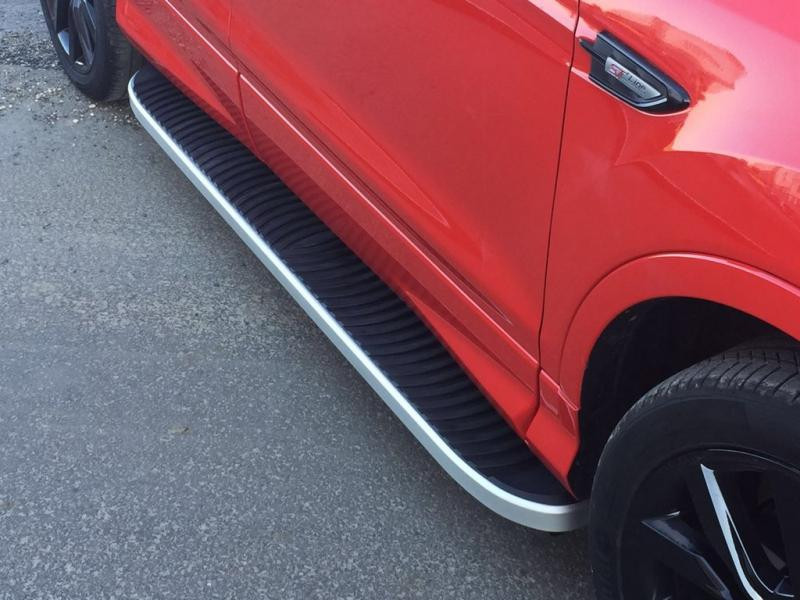 Купити Бокові пороги Tayga Grey (2 шт., Алюміній) З пофарбованим листям на дверях для Ford Kuga/Escape 2013-2019 рр