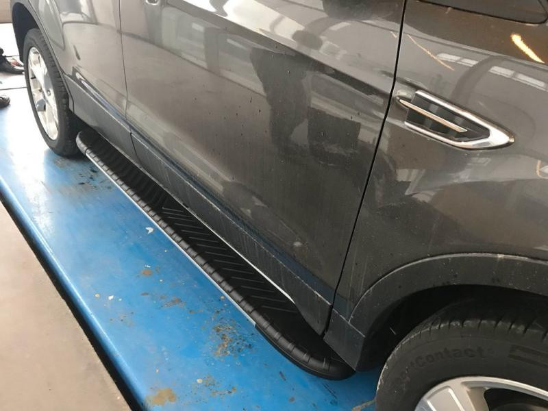 Купить Боковые пороги Bosphorus Grey (2 шт., алюминий) С окрашенной листвой на дверях для Ford Kuga/Escape 2013-2019 гг