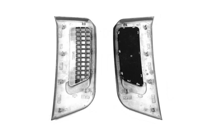 Купить Накладки на вентиляцию крыльев (2 шт) для Land Rover Defender 2019- рр