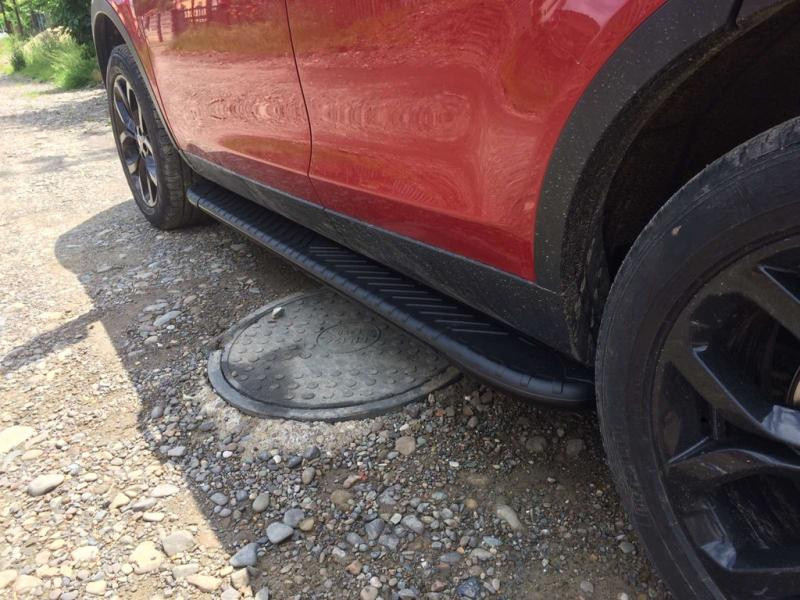 Купити Бокові пороги Bosphore Black (2 шт., Алюміній) 2019-2025 для Land Rover Discovery Sport