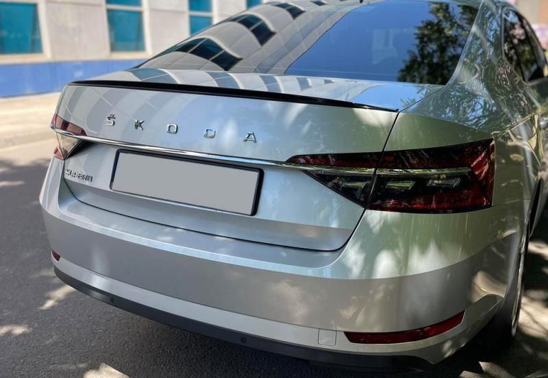 Купити Універсальний спойлер Sunplex 115,8см * 6,3см