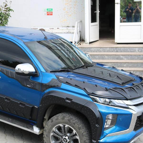 Купить Накладка на капот (ABS) для Mitsubishi L200 2015-2024 гг