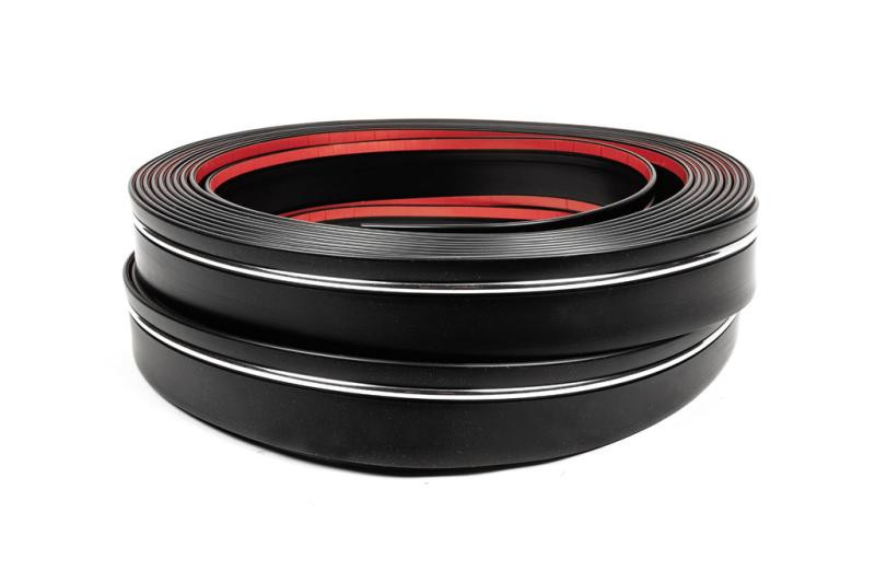 Купить Черный молдинг с хром полоской на метраж sal65 (1 метр, 59 мм)