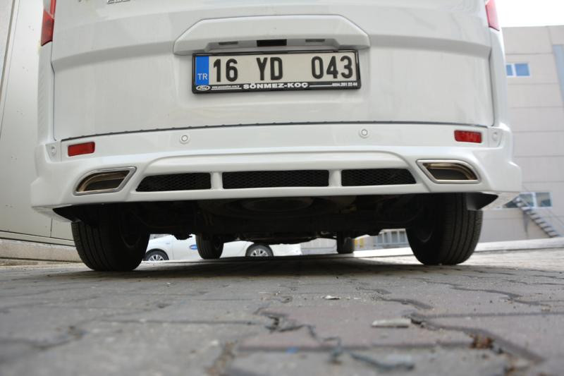 Купить Накладка на задний бампер (под покраску) для Ford Custom 2013-2022 гг