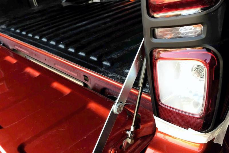 Купить Амортизаторы задней крышки для Isuzu D-Max 2019- гг