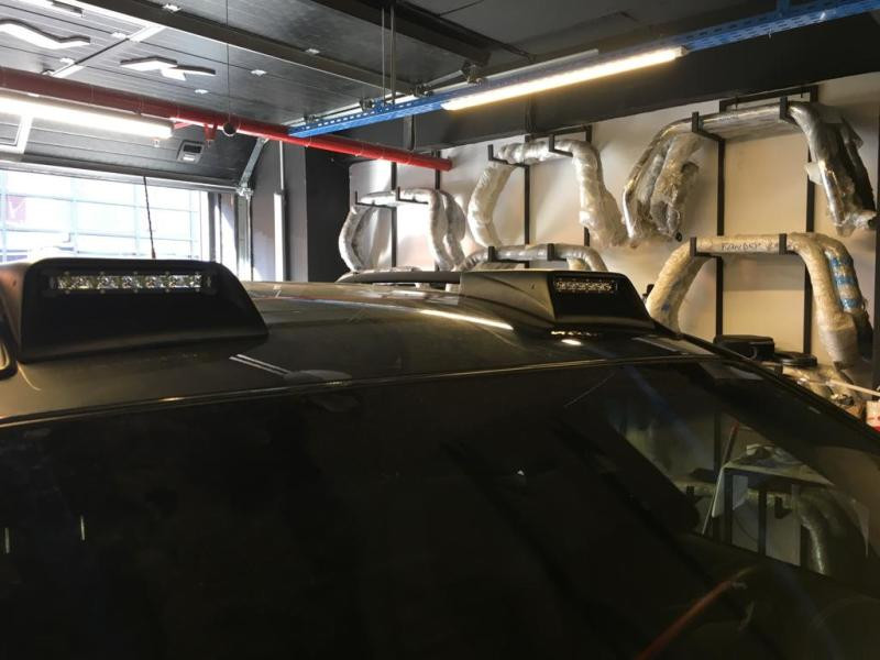 Купити Спойлер лобового скла (Око орла, під фарбування) для Mercedes X class