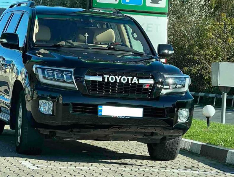 Купить Решетка радиатора 2012-2016 (GR Sport) для Toyota Land Cruiser 200