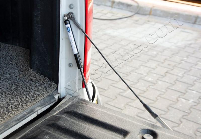 Купити Амортизатори задньої кришки для Toyota Hilux 2015- рр