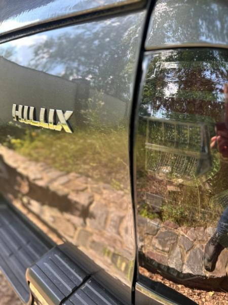 Купити Амортизатори задньої кришки для Toyota Hilux 2015- рр