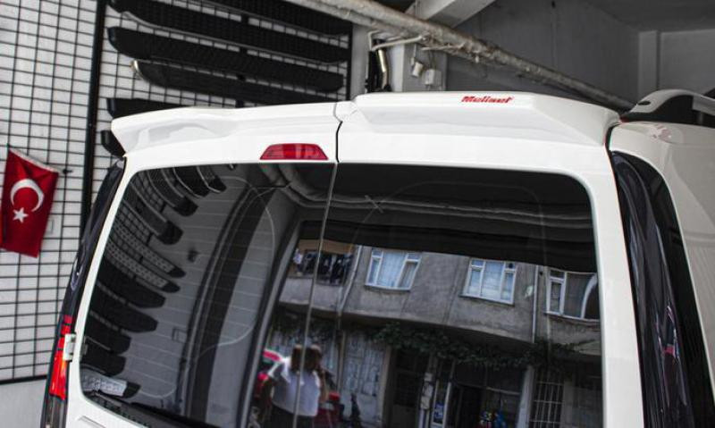 Купити Спойлер (2 дверка, під фарбування) для Ford Connect 2021- рр