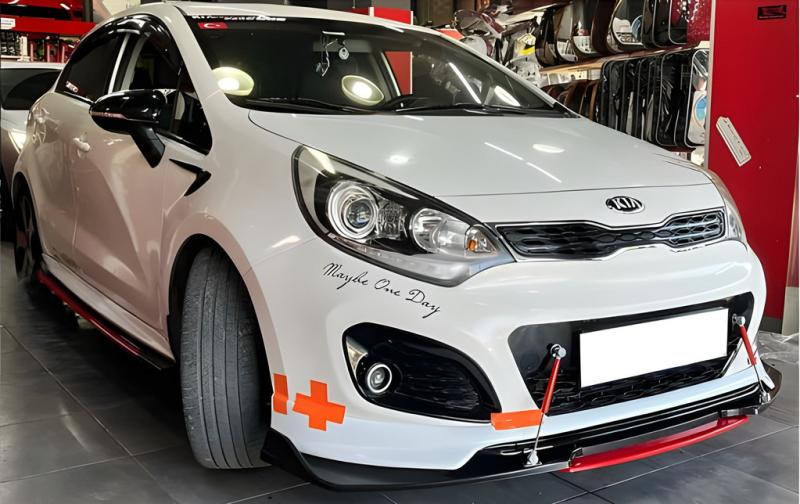 Купити Універсальна передня лип накладка Niken Red (ABS)