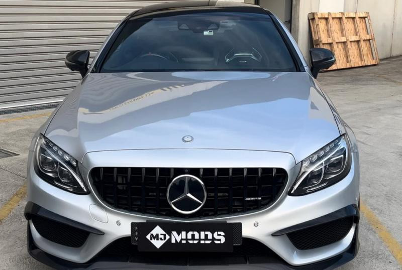 Купити Передня решітка Panamericana GT Black (для Avantgarde/AMG-Line/C43 AMG) 2014-2021, без камери для Mercedes C-сlass W205 рр