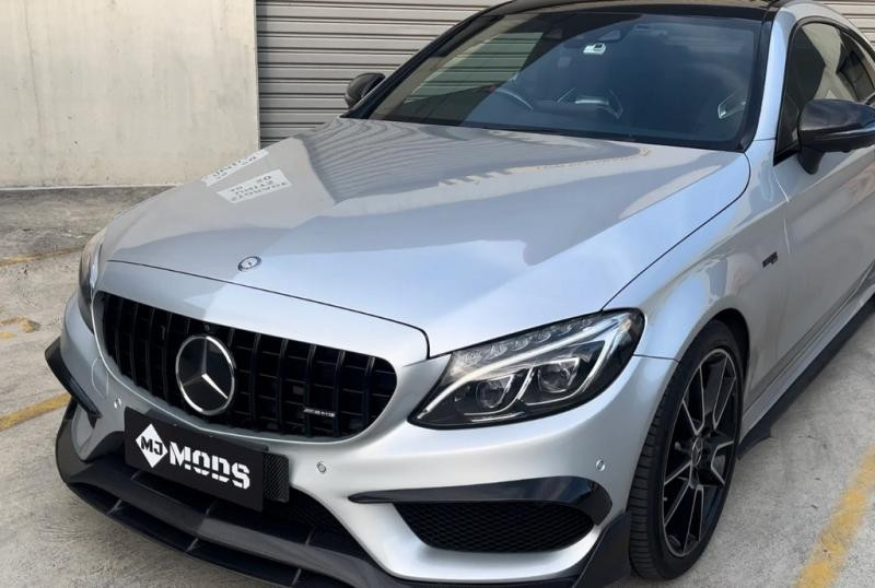 Купити Передня решітка Panamericana GT Black (для Avantgarde/AMG-Line/C43 AMG) 2014-2021, без камери для Mercedes C-сlass W205 рр