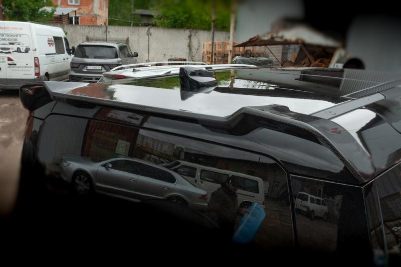 Купити Спойлер (карбон) для Land Rover Defender 2019- рр