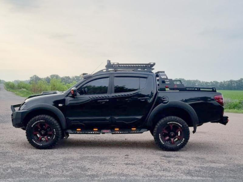 Купить Верхние молдинги дверей (4 шт, ABS) для Mitsubishi L200 2006-2015 гг