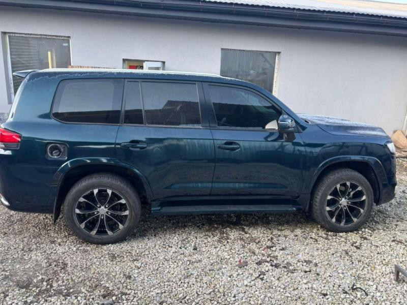 Купити Комплект рестайлінгу на LC 300 High-Line (Повний комплект) для Toyota Land Cruiser 200