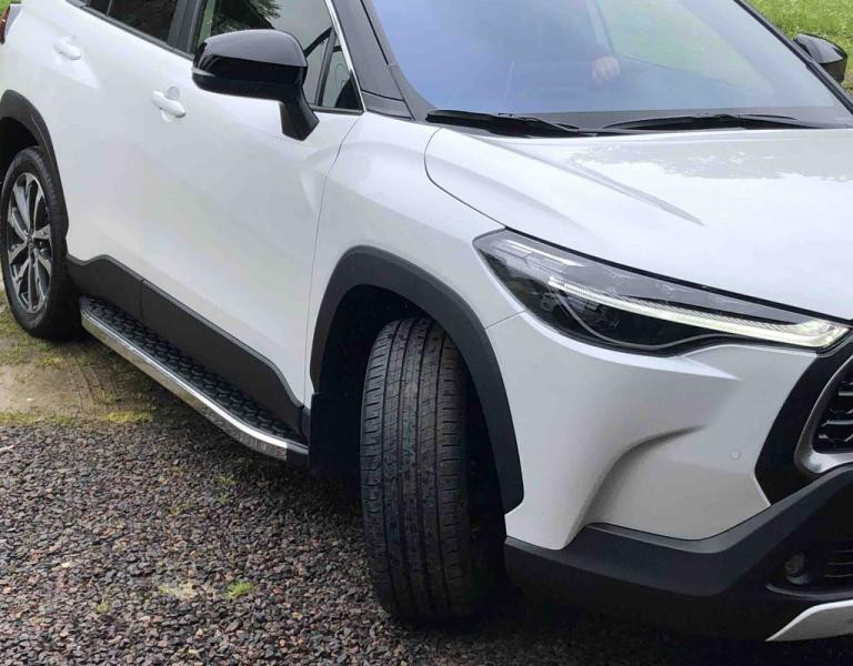 Купити Бокові пороги BlackLine (2 шт., Алюміній) для Toyota Corolla Cross 2020- рр