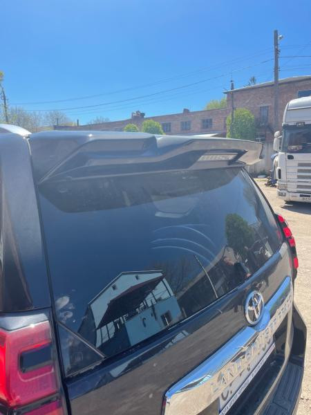 Купить Спойлер вставка (этаж родного спойлера) Черный цвет для Toyota Land Cruiser Prado 150