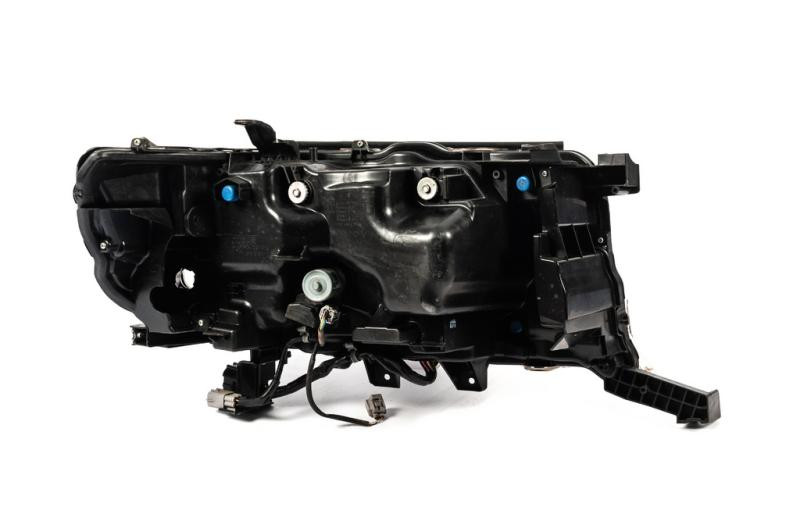 Купить Передняя фара левая 2016-2025 (Standart) для Toyota Land Cruiser 200