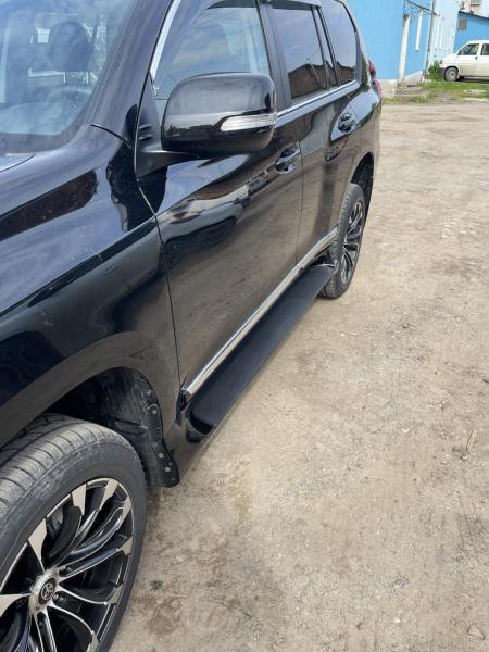 Купить Боковые пороги GX-style (2 шт., алюминий) Черный цвет (черная подножка) для Toyota Land Cruiser Prado 150