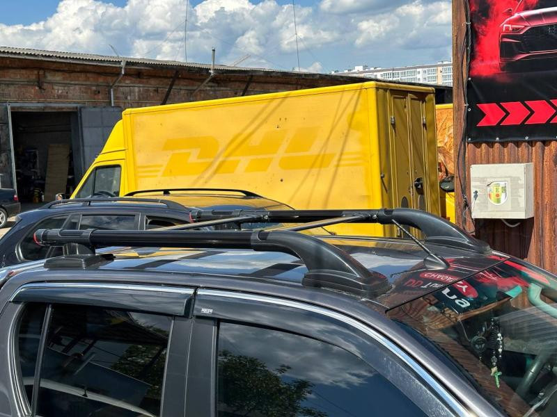 Купити Рейлінги Shark (з поперечиною) Чорний колір для Toyota Hilux 2015- рр