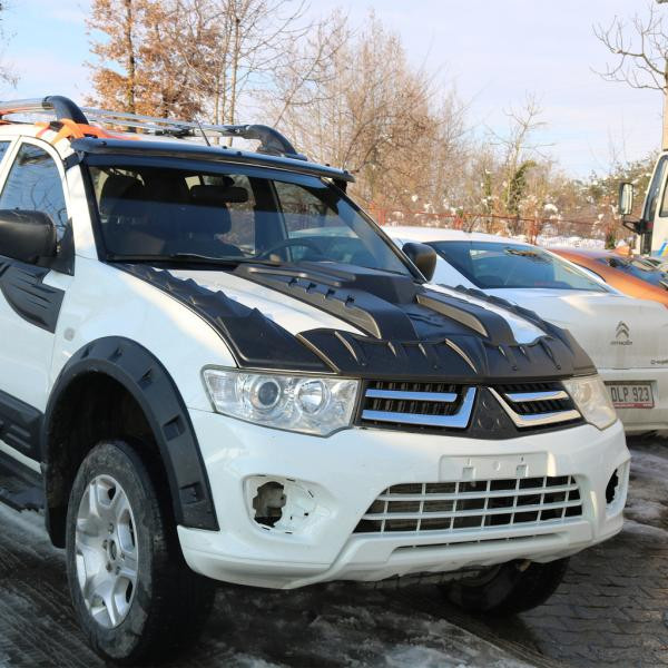 Купить Накладка на капот V4 (ABS) для Mitsubishi L200 2006-2015 гг