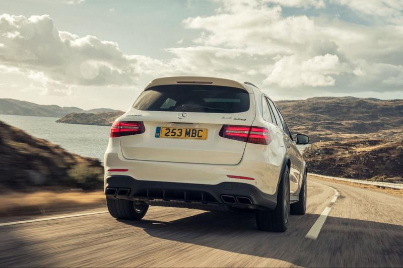 Купити Задній дифузор з насадками Black (Дизайн AMG63) для Mercedes GLC X253