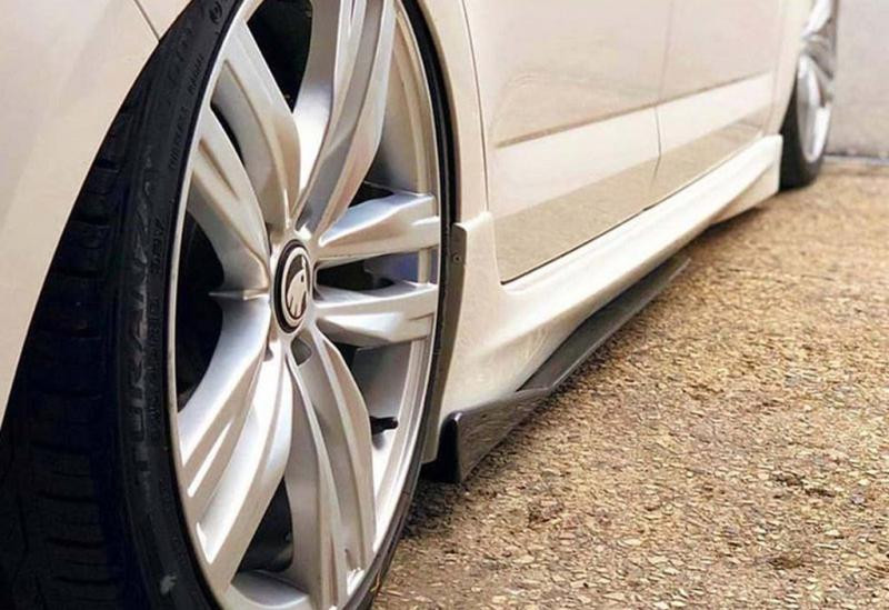 Купить Универсальная накладка на боковые пороги DPT Aero Black (черный глянец)