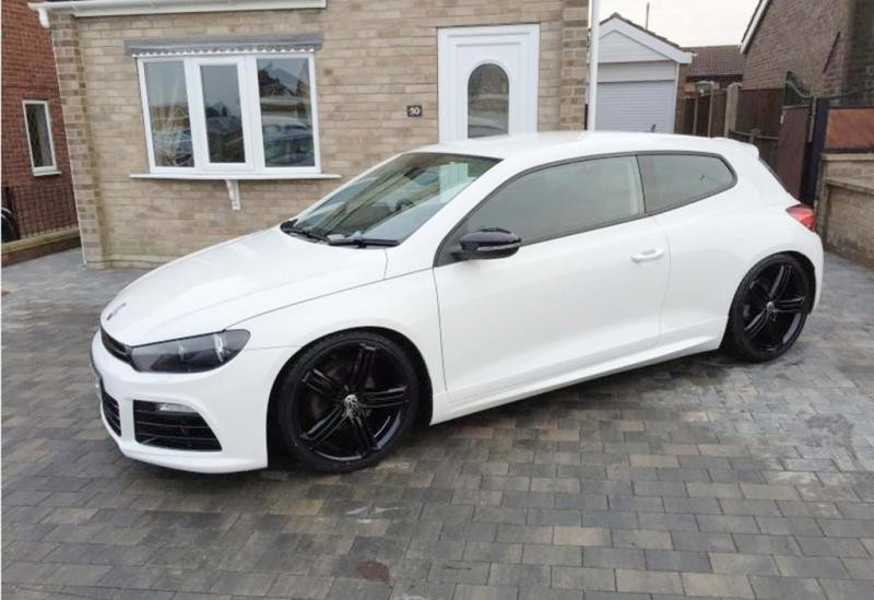 Купити Бокові пороги DPT V-1 (чорний глянець) для Volkswagen Scirocco