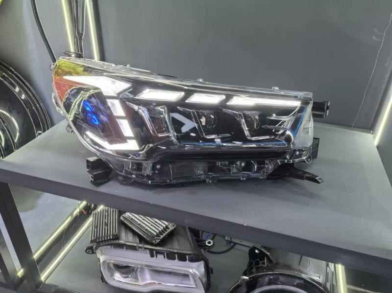 Купити Передня оптика 2020-2025 (2 шт) для Toyota Hilux 2015- рр