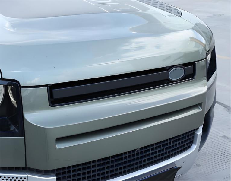 Купити Вставка на решітку для Land Rover Defender 2019- рр