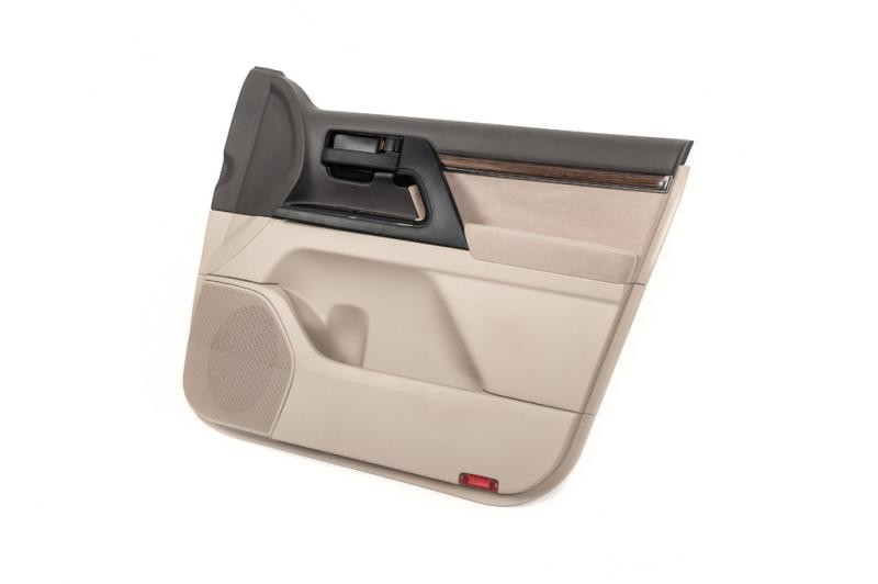 Купить Комплект рестайлинговых обшивок дверей (4 шт) для Toyota Land Cruiser 200