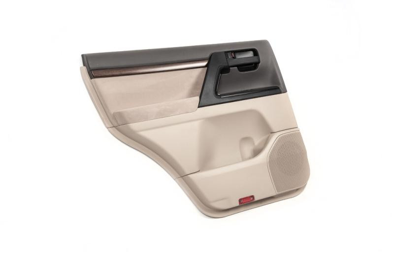 Купить Комплект рестайлинговых обшивок дверей (4 шт) для Toyota Land Cruiser 200
