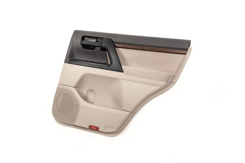 Купить Комплект рестайлинговых обшивок дверей (4 шт) для Toyota Land Cruiser 200