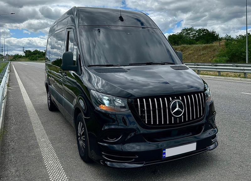 Купить Передняя решетка Panamericana GT Chrome Premium V1 С рамкой для Mercedes Sprinter W907/W910 2018- гг